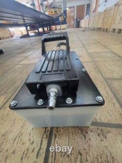 Air Hydraulic Foot Pump Auto Body Shop Oil Tank 10,000PSI High Pressure Press