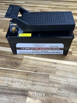 BESTOOL 10,000 PSI, 1/2 Gal Reservoir Foot-Operated Air Hydraulic Pump for He