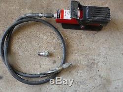 Blackhawk air powered hydraulic pump P-707