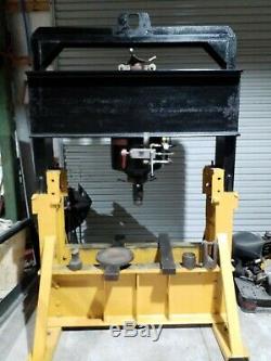 DAKE CORPORATION Hydraulic Press, 150 ton, Air Pump