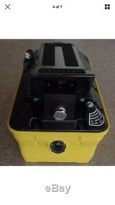 ENERPAC Pump, Air/Hydraulic, PATG-1102N