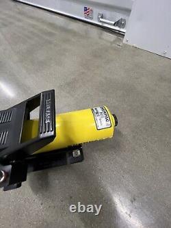 Enerpac PA133 Air Driven Hydraulic Pump 36 in3 Usable Oil