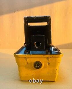 Enerpac PATG1102N Turbo II Air Driven Hydraulic Foot Pump 700 BAR -Not Tested