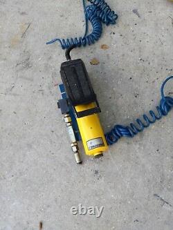 Enerpac Pneumatic Air Hydraulic Foot Pump 10,000 Psi / 700 Bar Pump Action