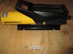 Enerpac Weatherhead T-402-2 Air Over Hydraulic Pump 4200 PSI