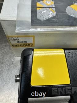 Enerpac XA11 Air Hydraulic Foot Pump 3 Position 3 Way Valve 33.8 oz Reservoi