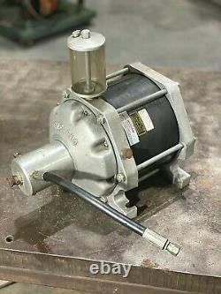 Good Condition Enerpac B-3304 Air Hydraulic Booster Intensifier B3304