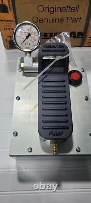 MAN Air over Hydraulic Foot Pump 80.99620.6008 New Flyer 6345695