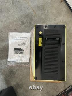 NEW ESCO Yellow Jackit 10876 1/2 Gallon Air Hydraulic Foot Pump 10,000 PSI