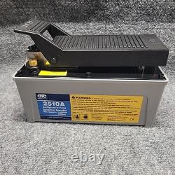 OTC 2510A Stinger 10,000 PSI Foot Operated Air/Hydraulic Pump NOB