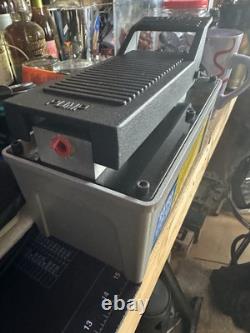 OTC 2510A Stinger 10,000 PSI Foot Operated Air/Hydraulic Pump New