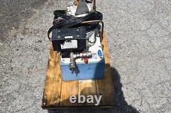 OTC / Owatonna 60433 Model B Pneumatic Air Powered Hydraulic Pump Used FREE SHIP