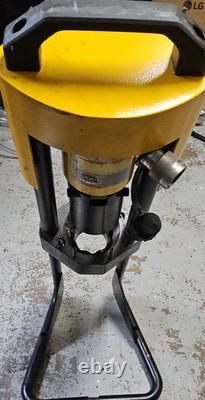 PARKER Hydraulic Hose Crimping Machine 82C-061L AND 82C-0AP AIR/HYDRAULIC PUMP