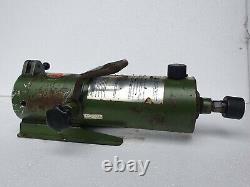 RIKEN SEIKI ON-15-2K Air Hydraulic Tensioner Foot Pump 2000 Bar / 29000 PSI